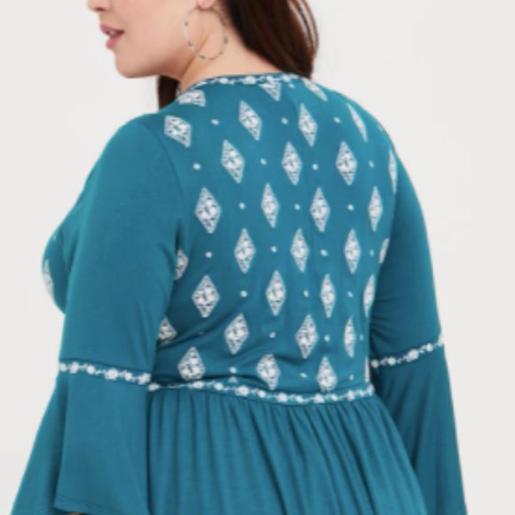 Torrid: New with Tags Embroidered Babydoll Tee - Picture 3 of 15